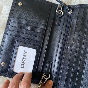 Black beautiful woman purse by DKNY